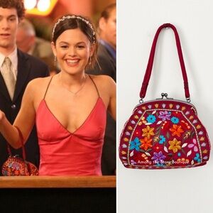 Super Rare Vintage Floral Embroidered Purse ASO Summer Roberts in The OC